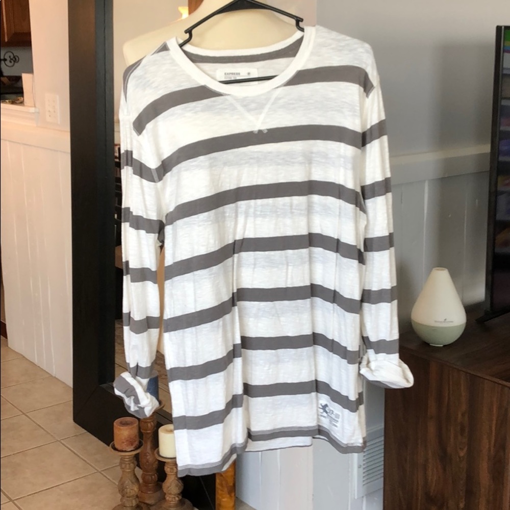 EXPRESS | Long Sleeve T